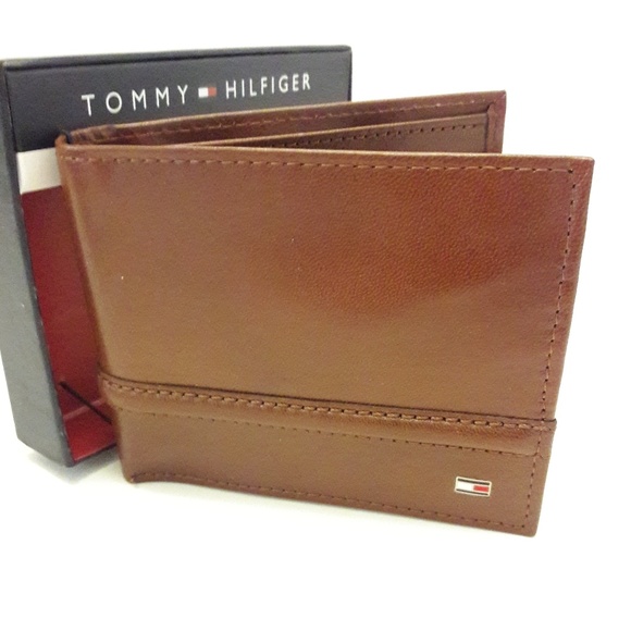 Tommy Hilfiger Other - Tommy Hilfiger men bifold wallet